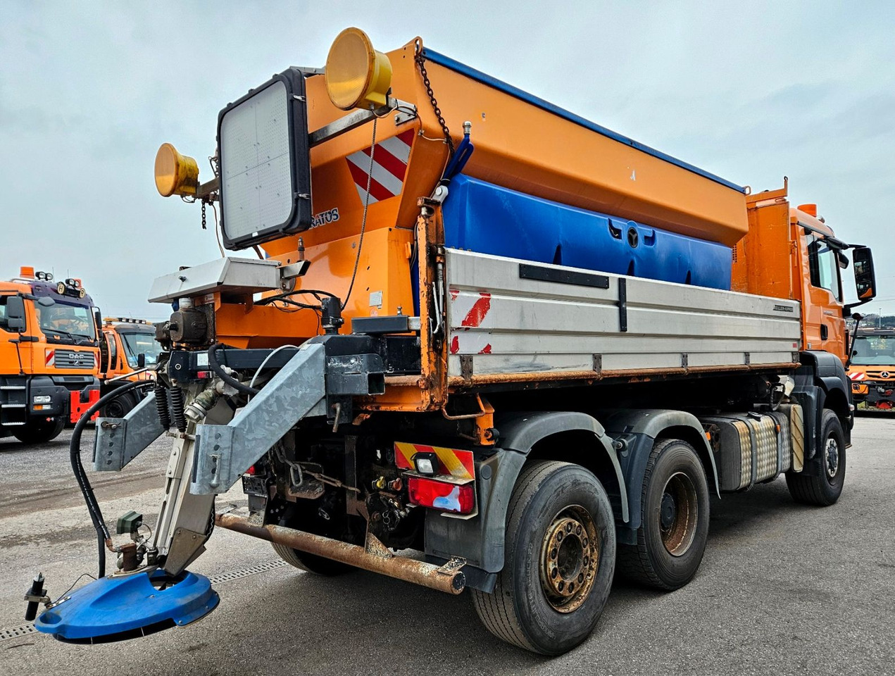 MAN TGS 28.400 6x4-4 BL Winterdienst Schmidt Euro5 - Самосвал камион: снимка 3 MAN TGS 28.400 6x4-4 BL Winterdienst Schmidt Euro5 - Самосвал камион: снимка 3