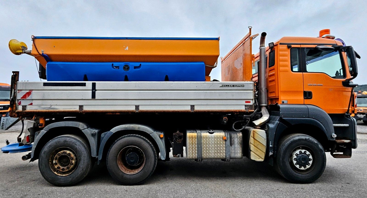MAN TGS 28.400 6x4-4 BL Winterdienst Schmidt Euro5 - Самосвал камион: снимка 2 MAN TGS 28.400 6x4-4 BL Winterdienst Schmidt Euro5 - Самосвал камион: снимка 2