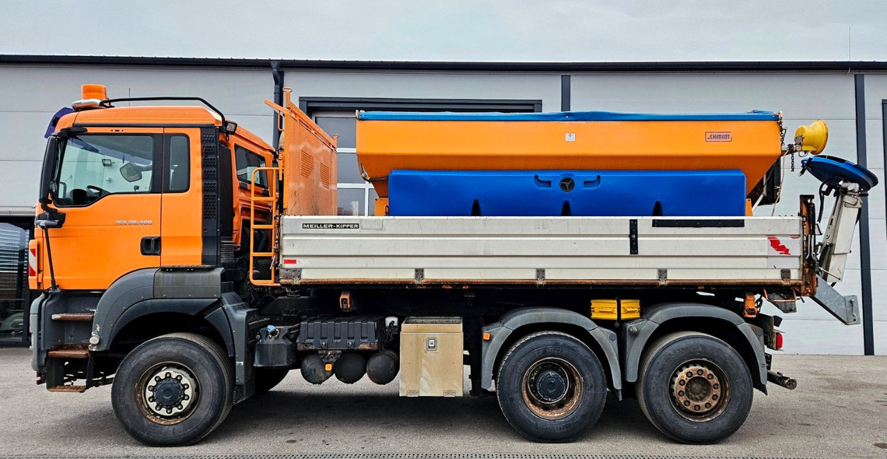 MAN TGS 28.400 6x4-4 BL Winterdienst Schmidt Euro5 - Самосвал камион: снимка 2 MAN TGS 28.400 6x4-4 BL Winterdienst Schmidt Euro5 - Самосвал камион: снимка 2