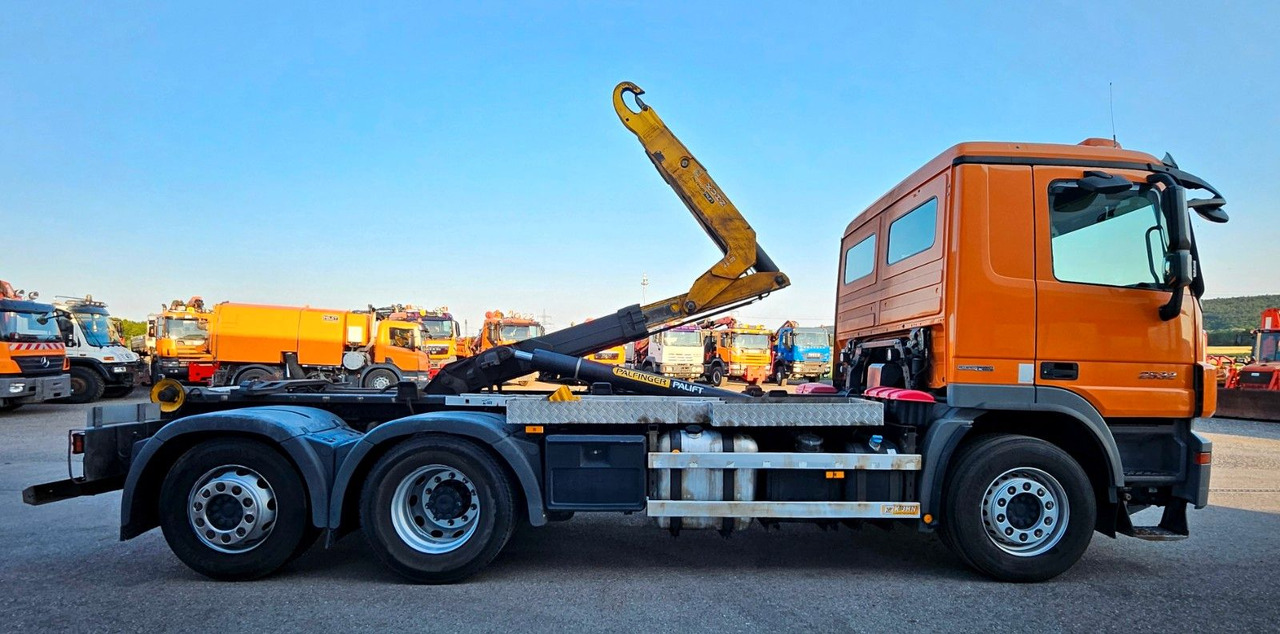 Mercedes-Benz Actros 2532 6x2 MP3 Euro5 - Мултилифт с кука камион: снимка 5 Mercedes-Benz Actros 2532 6x2 MP3 Euro5 - Мултилифт с кука камион: снимка 5