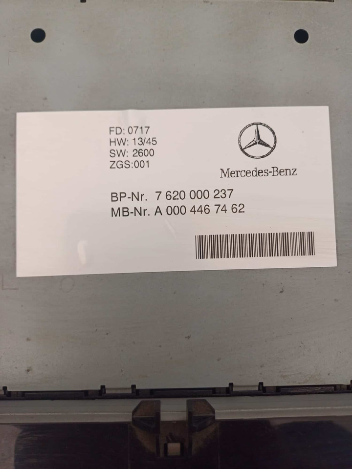 Autoradio Mercedes-Benz Actros MP4 - Електрическа система: снимка 2 Autoradio Mercedes-Benz Actros MP4 - Електрическа система: снимка 2