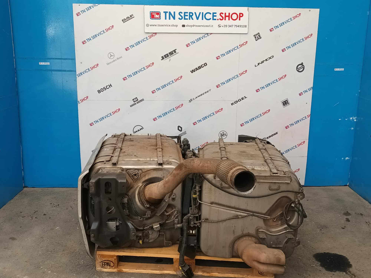 Catalizzatore Mercedes-Benz MP4 - Двигател: снимка 1 Catalizzatore Mercedes-Benz MP4 - Двигател: снимка 1