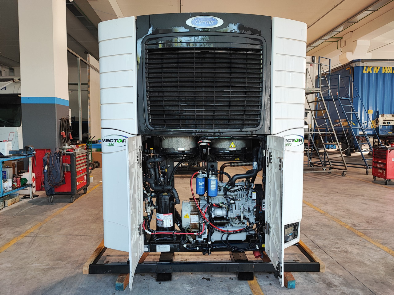 Motore Frigo Carrier Vector 1550 - Хладилен агрегат: снимка 2 Motore Frigo Carrier Vector 1550 - Хладилен агрегат: снимка 2