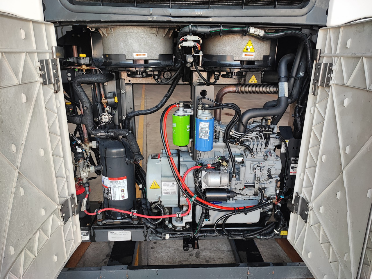 Motore Frigo Carrier Vector 1550 - Хладилен агрегат: снимка 5 Motore Frigo Carrier Vector 1550 - Хладилен агрегат: снимка 5