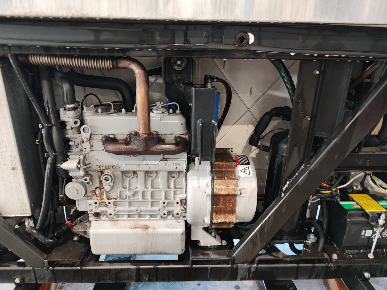 Motore Frigo Carrier Vector 1550 - Хладилен агрегат: снимка 5 Motore Frigo Carrier Vector 1550 - Хладилен агрегат: снимка 5