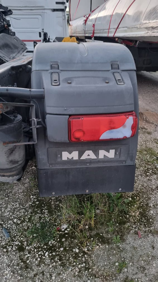 MAN TGX E6 pezzi di ricambio - Резервни части за Камион: снимка 4 MAN TGX E6 pezzi di ricambio - Резервни части за Камион: снимка 4