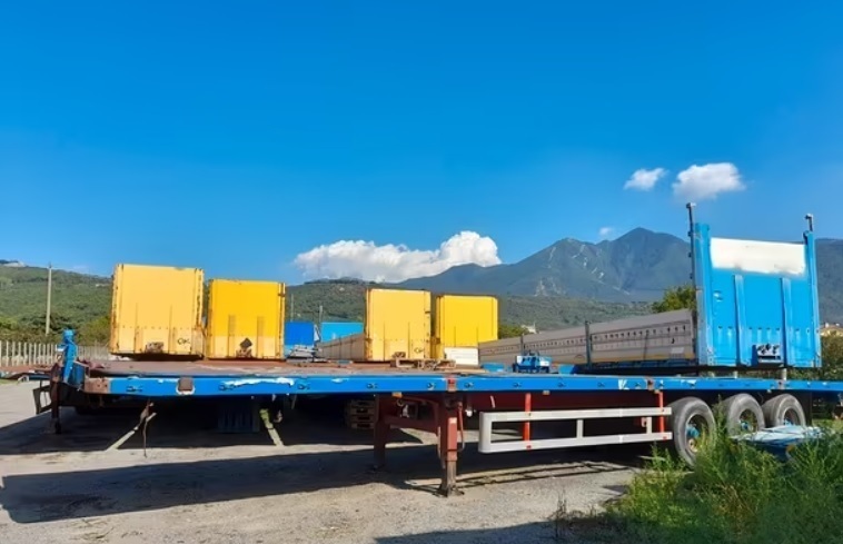 Semirimorchi Pianali - varie marche e modelli - Нискорамна площадка полуремарке: снимка 2 Semirimorchi Pianali - varie marche e modelli - Нискорамна площадка полуремарке: снимка 2