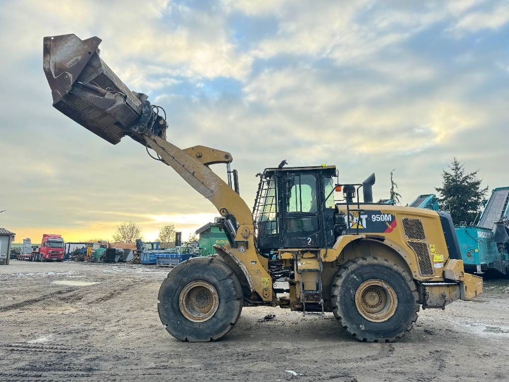 CAT 950M HighLift - Колесен товарач: снимка 1 CAT 950M HighLift - Колесен товарач: снимка 1