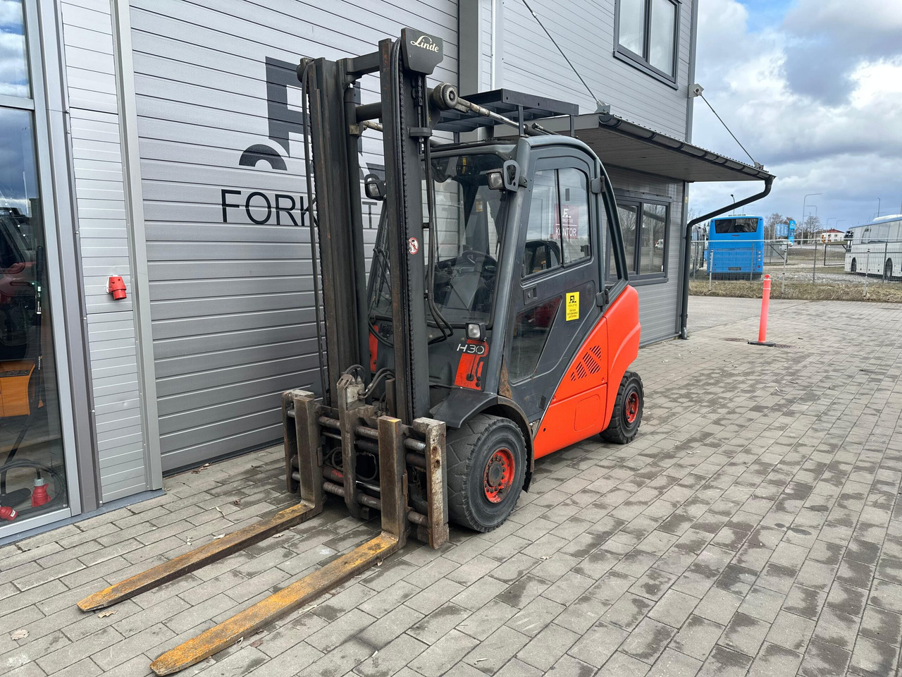 Linde H30D-01 - Дизелов мотокар: снимка 1 Linde H30D-01 - Дизелов мотокар: снимка 1