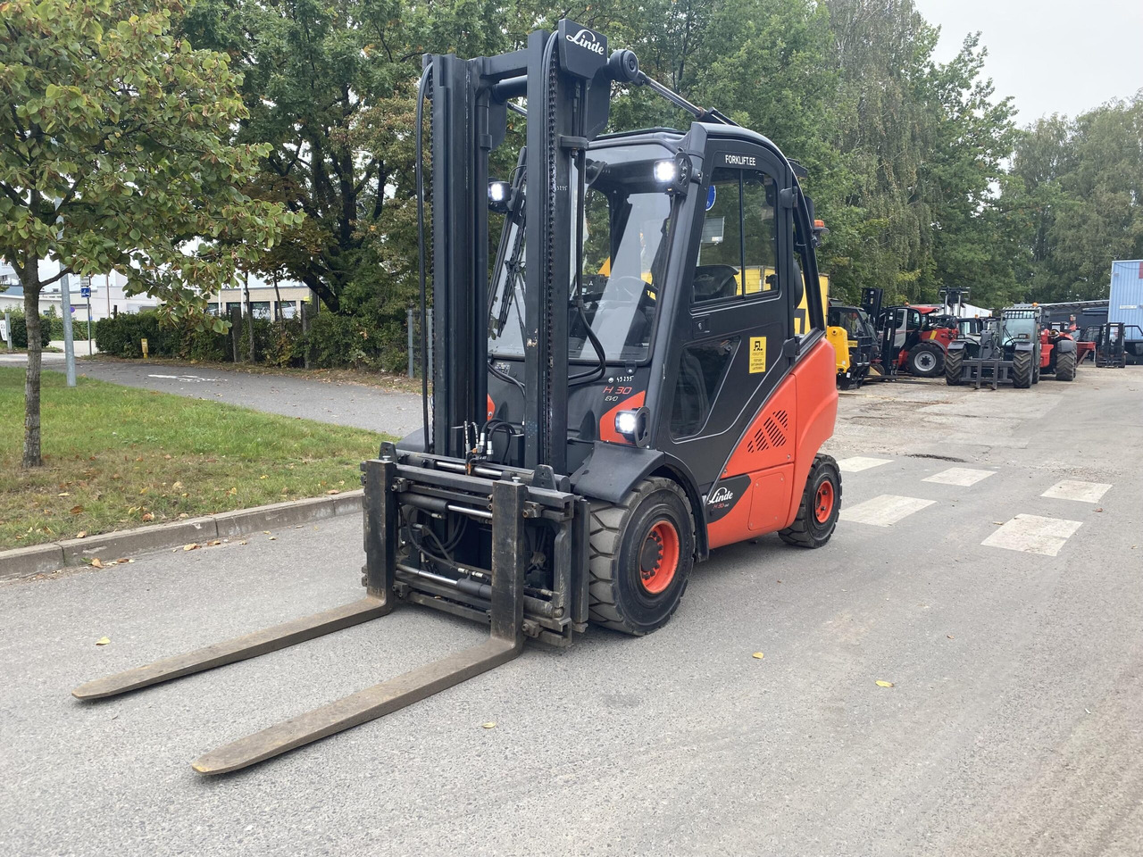 Linde H30D - Дизелов мотокар: снимка 1 Linde H30D - Дизелов мотокар: снимка 1
