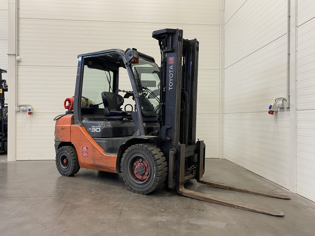 Toyota 02-8FGF30 - Газокар: снимка 3 Toyota 02-8FGF30 - Газокар: снимка 3
