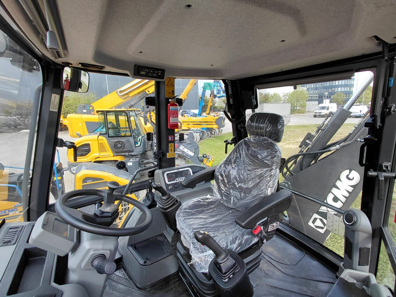 XCMG XC8-S3580 - Багер-товарач: снимка 5 XCMG XC8-S3580 - Багер-товарач: снимка 5