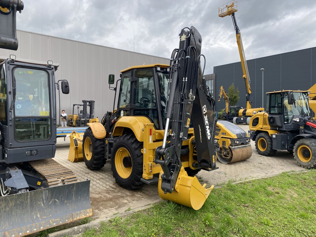 XCMG XC8-S3580 - Багер-товарач: снимка 3 XCMG XC8-S3580 - Багер-товарач: снимка 3