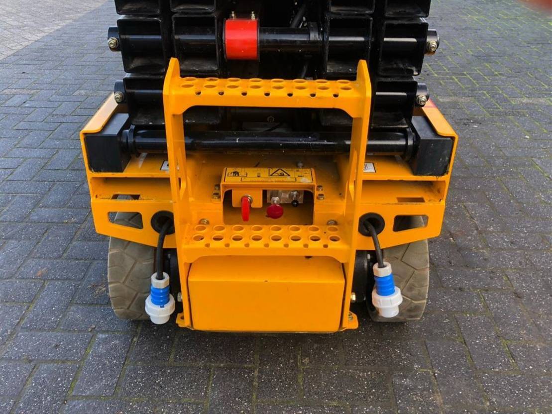 JCB S1930E - Ножична работна платформа: снимка 4 JCB S1930E - Ножична работна платформа: снимка 4