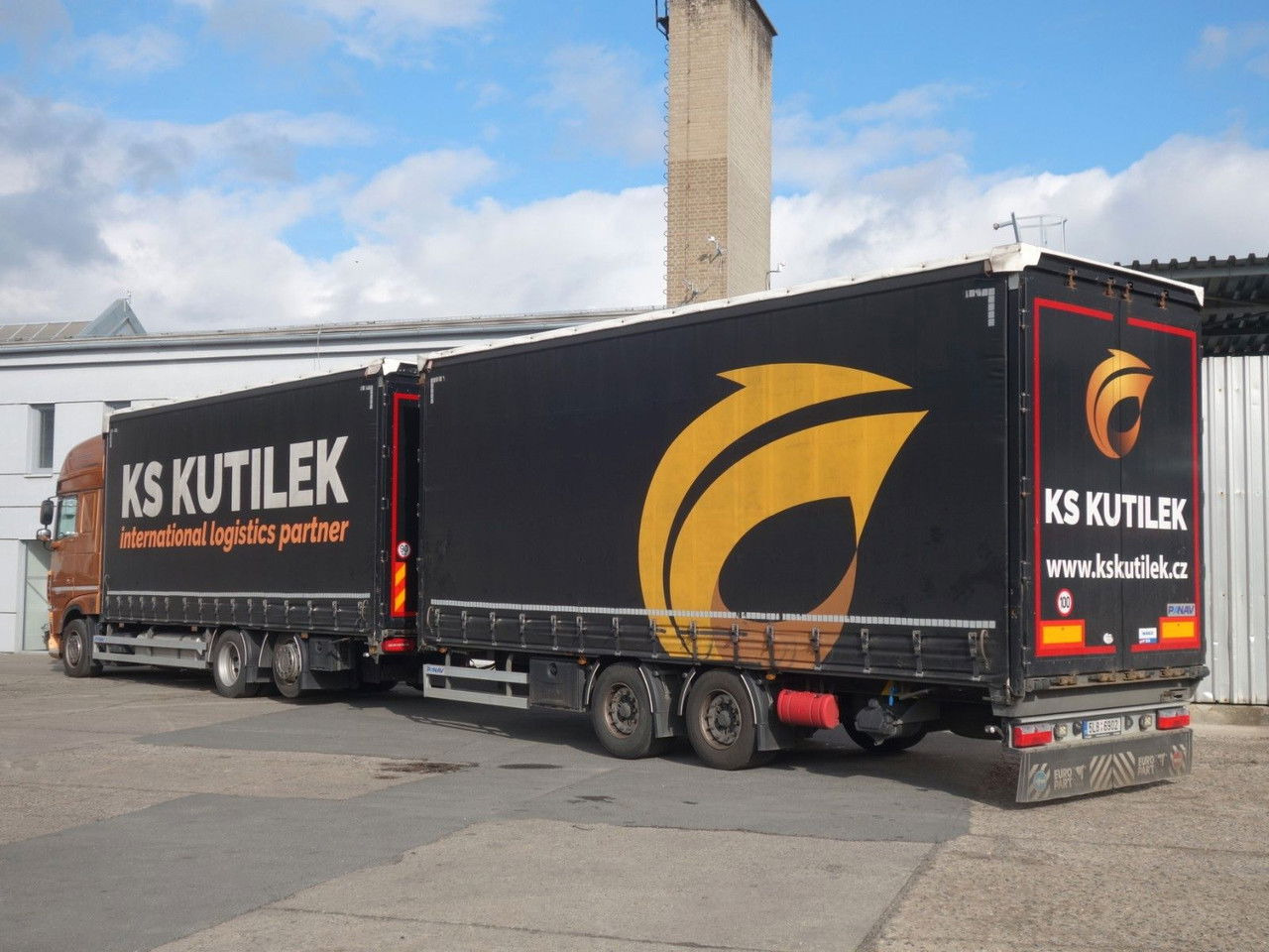 DAF XF 480 SSC, 120 cbm, Durchfahren - Камион с брезент: снимка 4 DAF XF 480 SSC, 120 cbm, Durchfahren - Камион с брезент: снимка 4