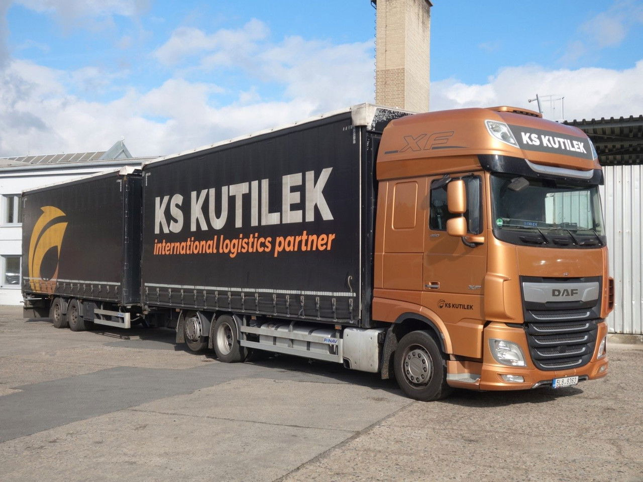 DAF XF 480 SSC, 120 cbm, Durchfahren - Камион с брезент: снимка 3 DAF XF 480 SSC, 120 cbm, Durchfahren - Камион с брезент: снимка 3