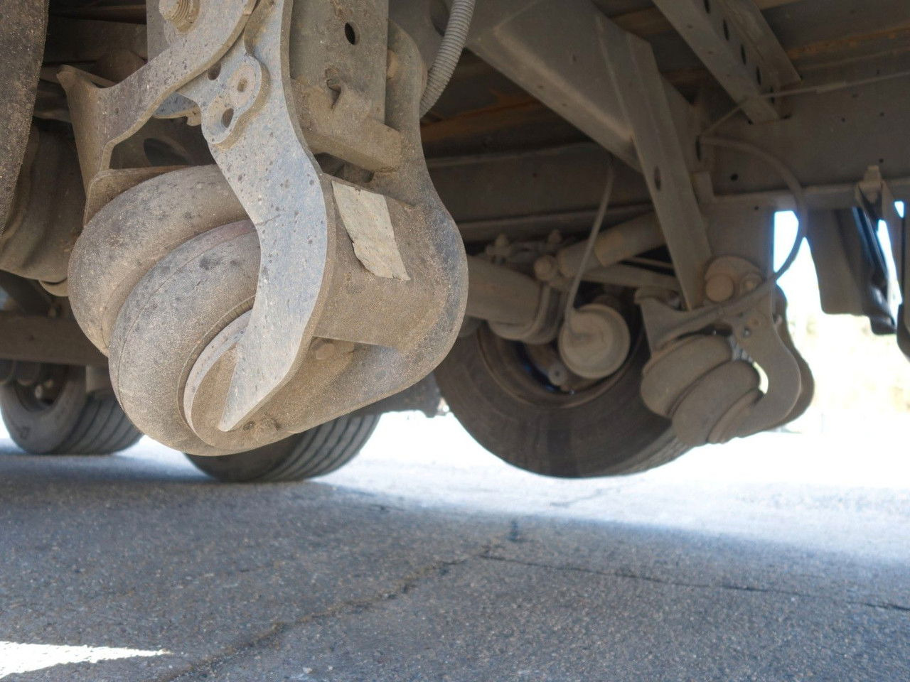 Брезентово полуремарке Fliegl SDS 01 Mega , 1xLichtachse: снимка 15