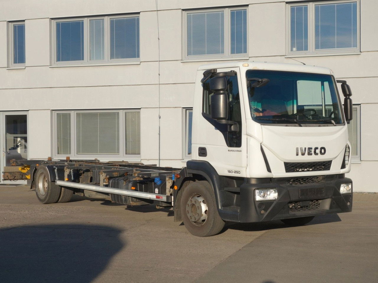 Iveco EuroCargo 150 150E 250 Wechselfahrgestel, BDFl - Контейнеровоз/ Сменна каросерия камион: снимка 2 Iveco EuroCargo 150 150E 250 Wechselfahrgestel, BDFl - Контейнеровоз/ Сменна каросерия камион: снимка 2