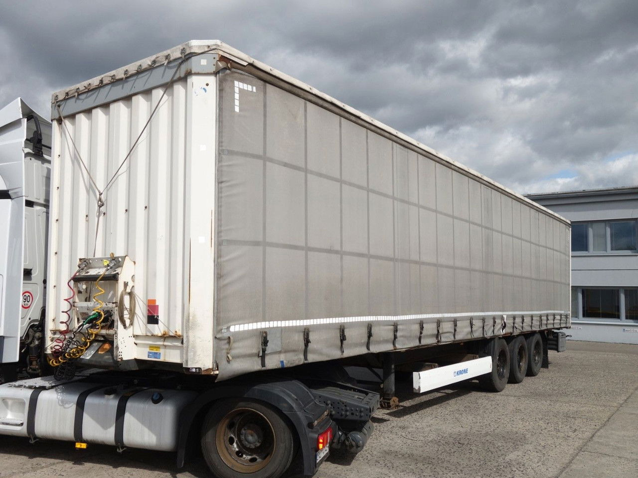 Krone SD Standard, Liftachse - Брезентово полуремарке: снимка 1 Krone SD Standard, Liftachse - Брезентово полуремарке: снимка 1