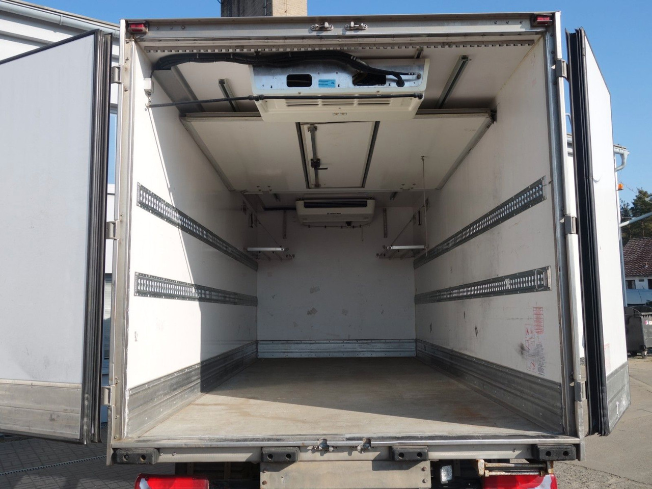 MAN TGL 8.190 mit Thermo King. 2 Temperaturen - Рефрижератор камион: снимка 5 MAN TGL 8.190 mit Thermo King. 2 Temperaturen - Рефрижератор камион: снимка 5