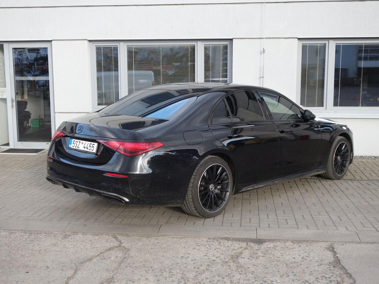 Mercedes-Benz S400d 4Matic,AMG,PANO, Vollaust,Sthz,Garant10/27 - Седан: снимка 4 Mercedes-Benz S400d 4Matic,AMG,PANO, Vollaust,Sthz,Garant10/27 - Седан: снимка 4