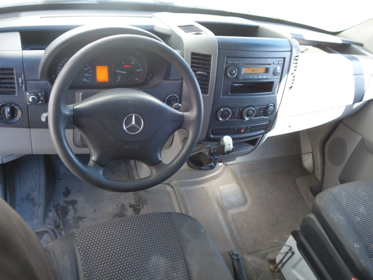 Нови Товарен бус Mercedes-Benz Sprinter 313 CDI, Am 420.000 km Neue Motor: снимка 14