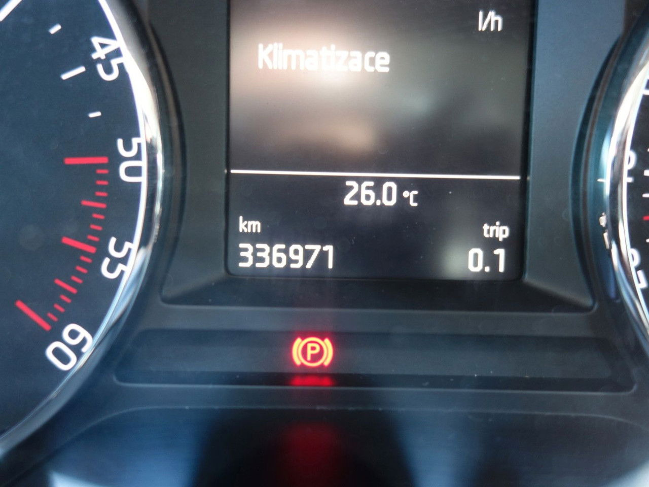 Комби Škoda Octavia Combi Ambition 1,6 TDI, DSG, Navi, Clima: снимка 15 Комби Škoda Octavia Combi Ambition 1,6 TDI, DSG, Navi, Clima: снимка 15