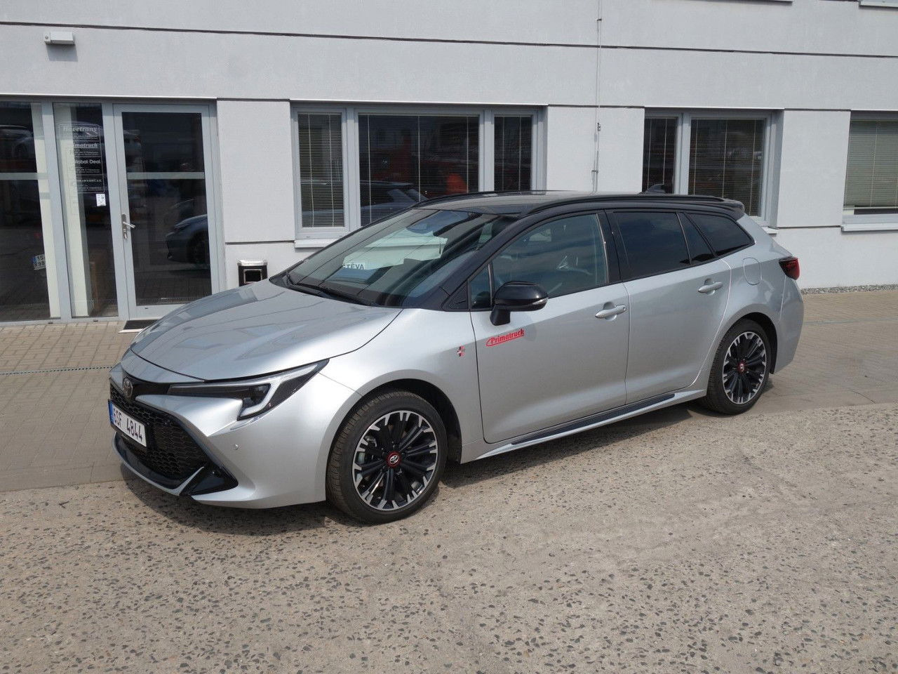 Toyota Corolla Touring 2,0 Hybrid GR Sport - Комби: снимка 3 Toyota Corolla Touring 2,0 Hybrid GR Sport - Комби: снимка 3