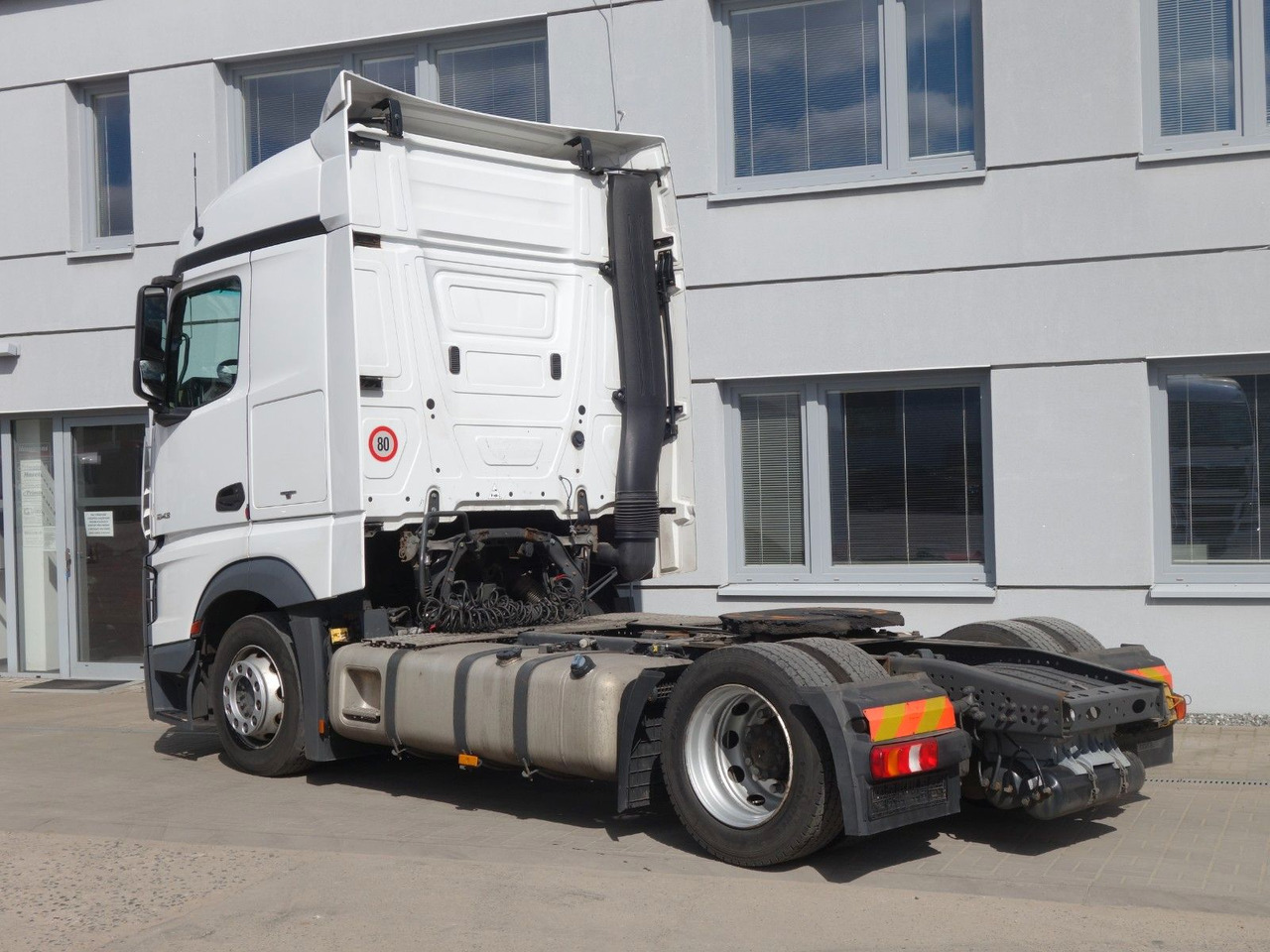 Mercedes-Benz Actros 1843 Lowdeck Lowliner - Влекач: снимка 3 Mercedes-Benz Actros 1843 Lowdeck Lowliner - Влекач: снимка 3