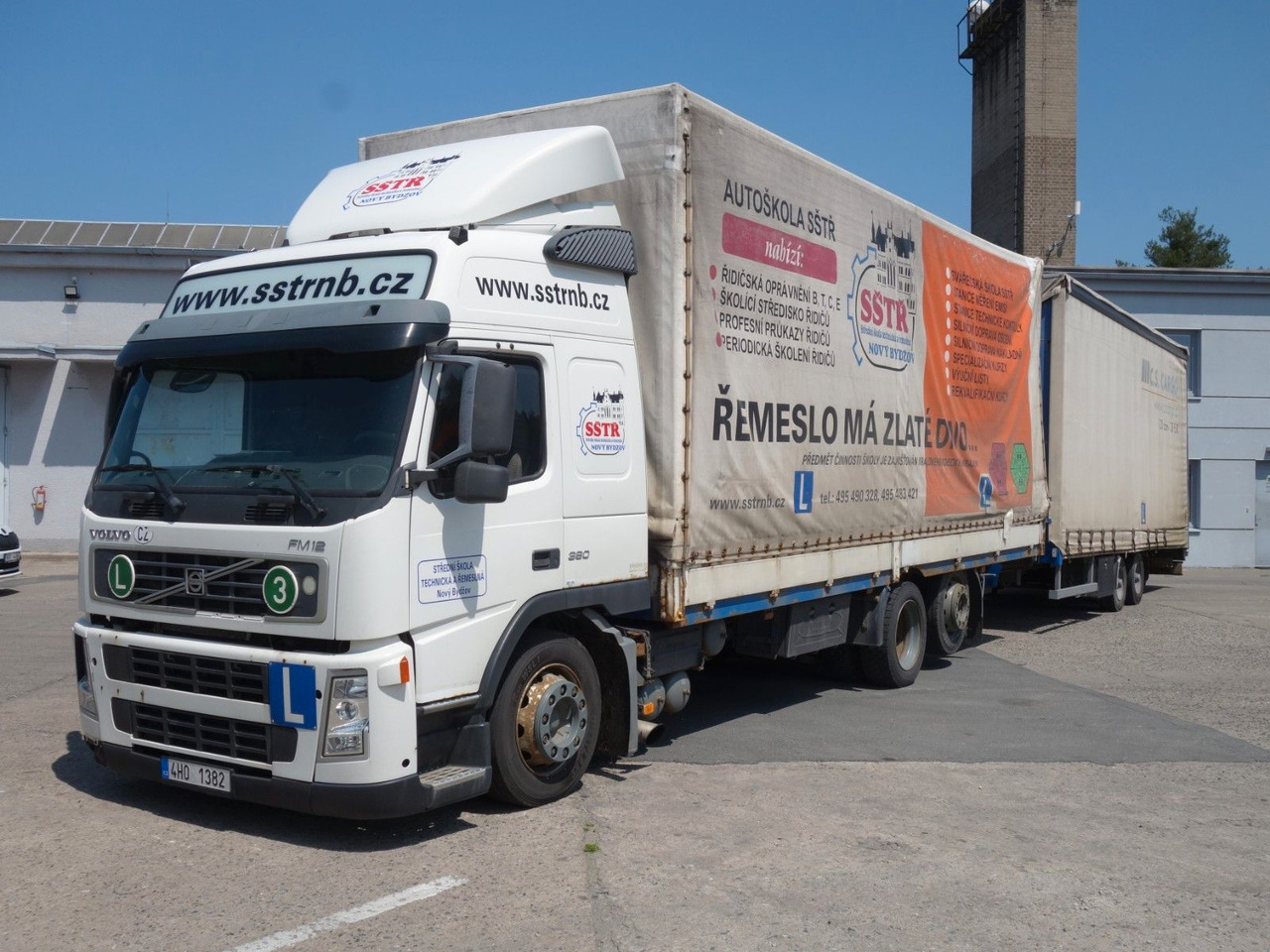 Volvo FM 380 6x2 + Panav Anhänger - Камион с брезент: снимка 1 Volvo FM 380 6x2 + Panav Anhänger - Камион с брезент: снимка 1