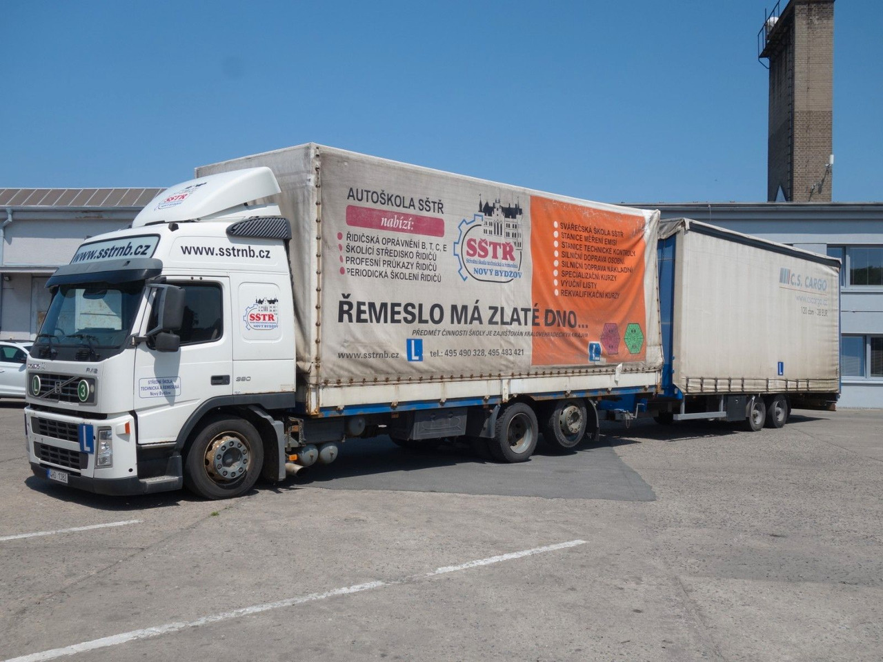 Volvo FM 380 6x2 + Panav Anhänger - Камион с брезент: снимка 2 Volvo FM 380 6x2 + Panav Anhänger - Камион с брезент: снимка 2