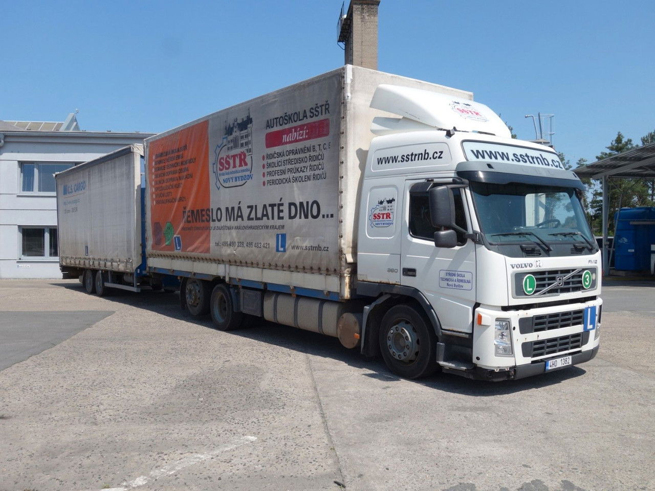 Volvo FM 380 6x2 + Panav Anhänger - Камион с брезент: снимка 3 Volvo FM 380 6x2 + Panav Anhänger - Камион с брезент: снимка 3
