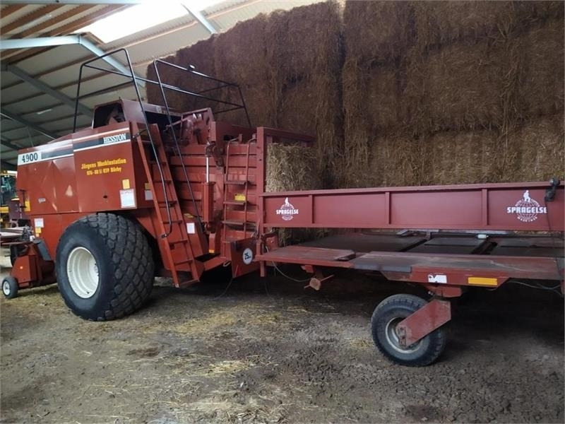 Hesston 4900 - Сламопреса за квадратни бали: снимка 1 Hesston 4900 - Сламопреса за квадратни бали: снимка 1