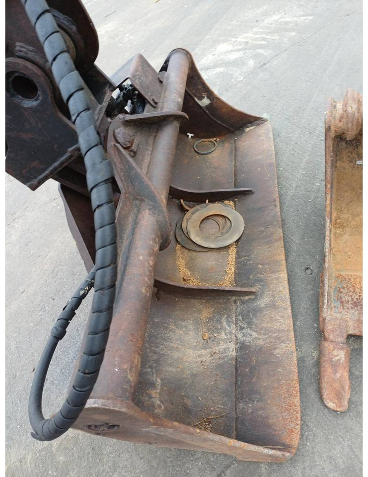 Верижен багер CAT 301.8-05: снимка 13 Верижен багер CAT 301.8-05: снимка 13