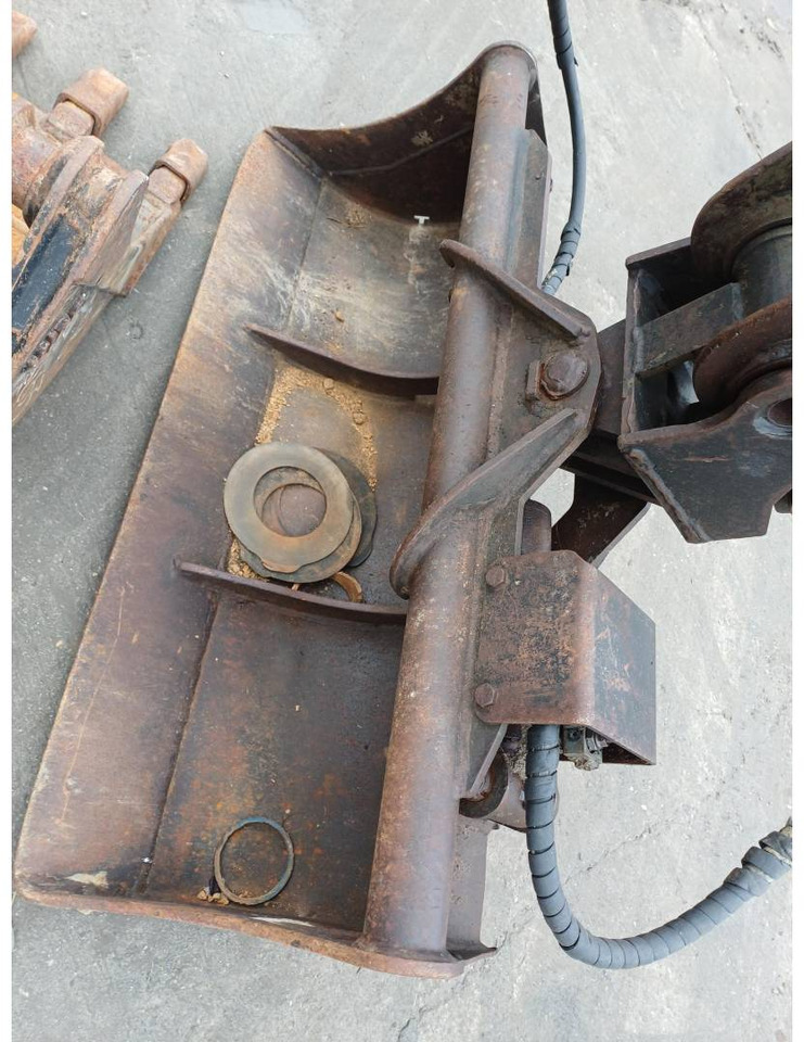 Верижен багер CAT 301.8-05: снимка 9 Верижен багер CAT 301.8-05: снимка 9