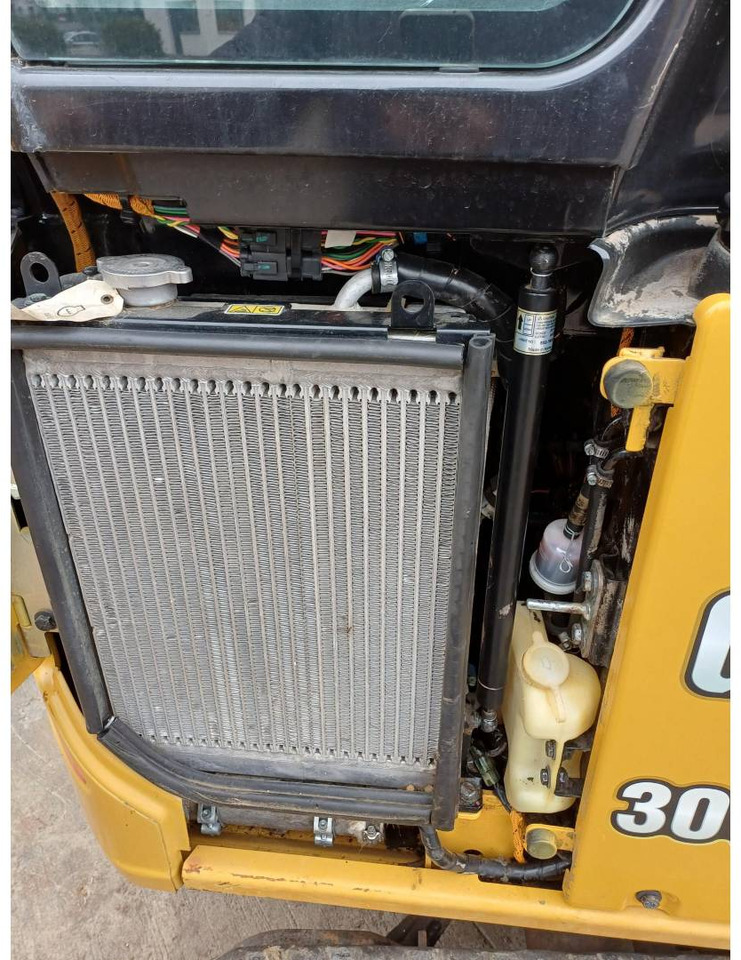 Верижен багер CAT 301.8-05: снимка 19 Верижен багер CAT 301.8-05: снимка 19