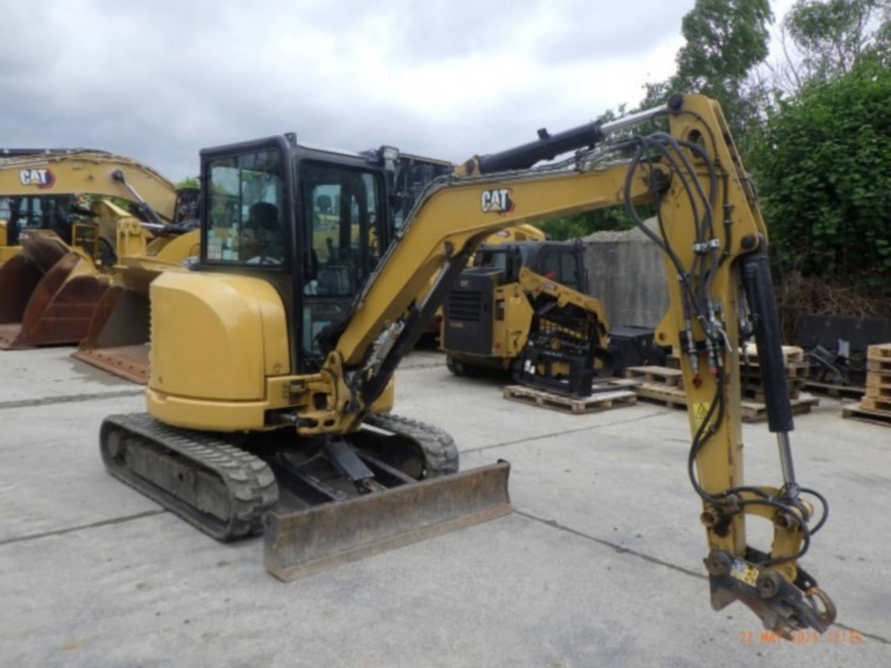 CAT 303.5E2CR - Верижен багер: снимка 2 CAT 303.5E2CR - Верижен багер: снимка 2