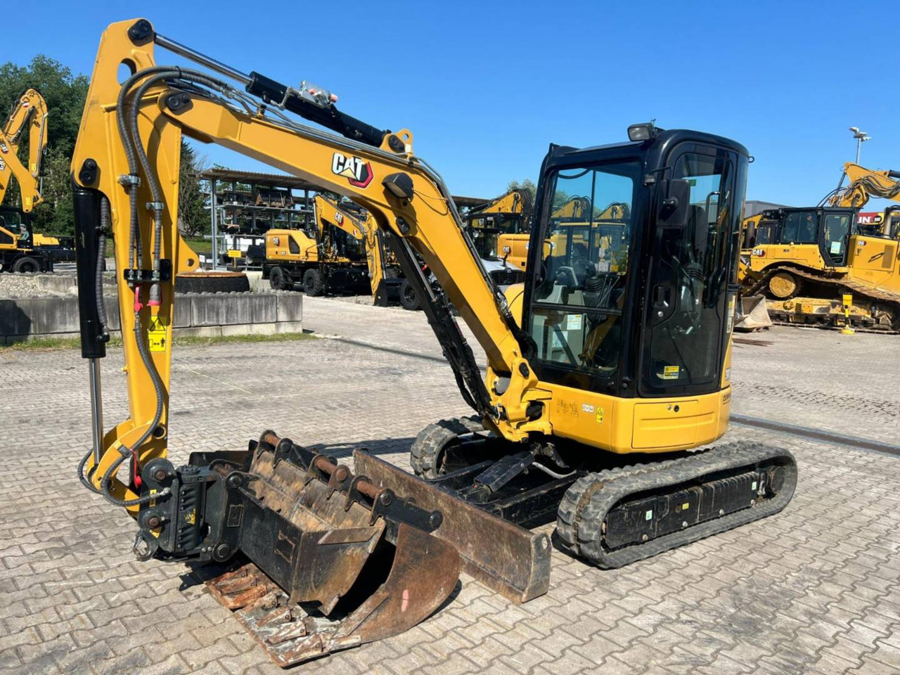 CAT 303.5E2CR - Верижен багер: снимка 1 CAT 303.5E2CR - Верижен багер: снимка 1