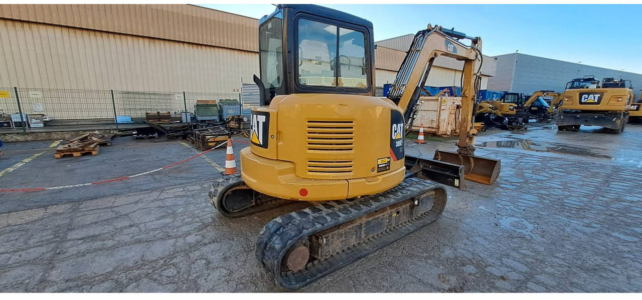 CAT 305E2CR - Верижен багер: снимка 3 CAT 305E2CR - Верижен багер: снимка 3