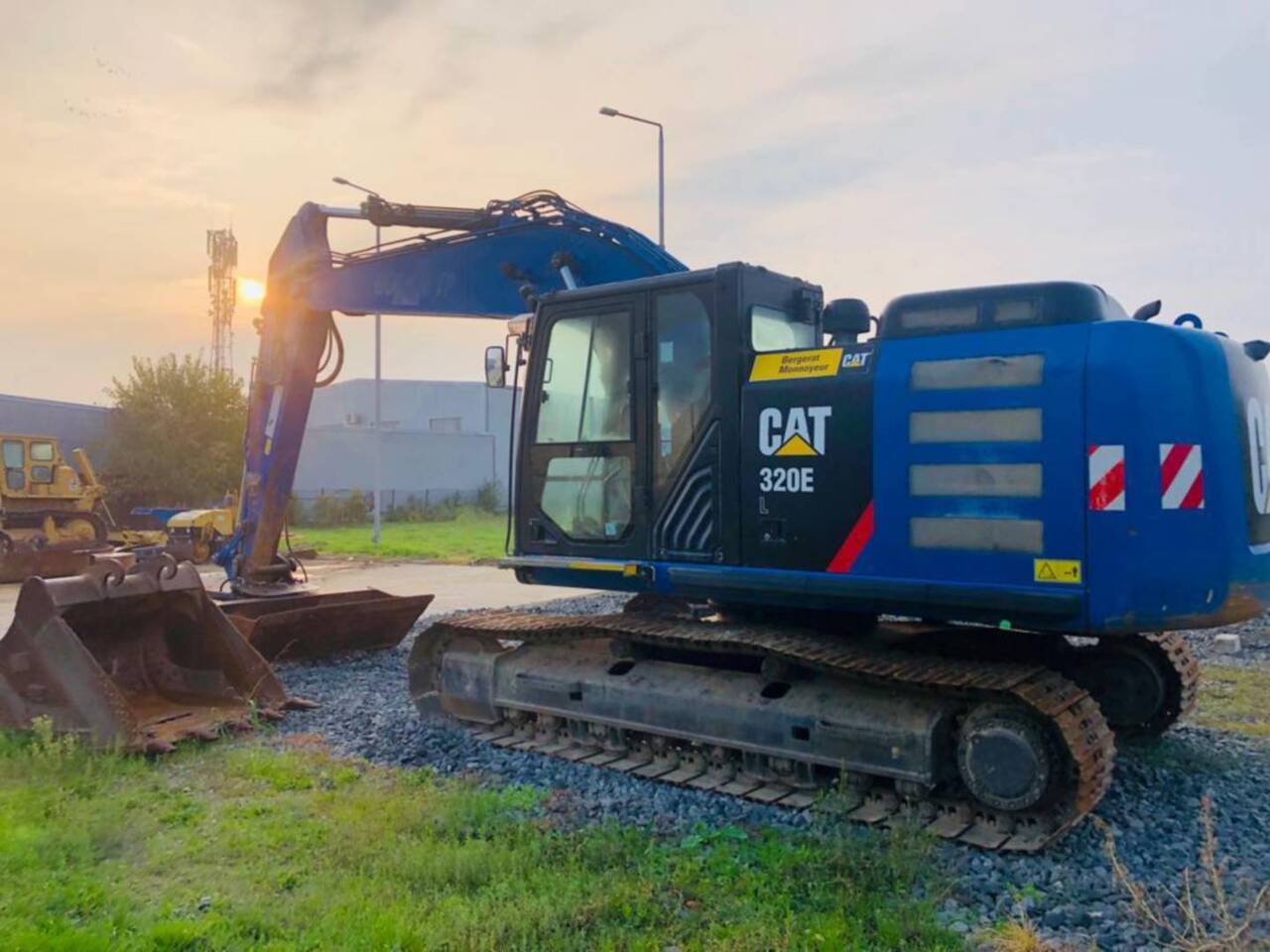 CAT 320 E LN - Верижен багер: снимка 4 CAT 320 E LN - Верижен багер: снимка 4