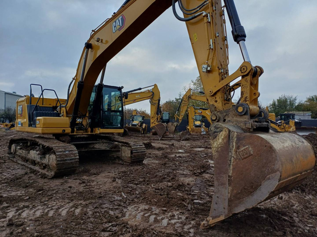 CAT 330-07GC - Верижен багер: снимка 2 CAT 330-07GC - Верижен багер: снимка 2