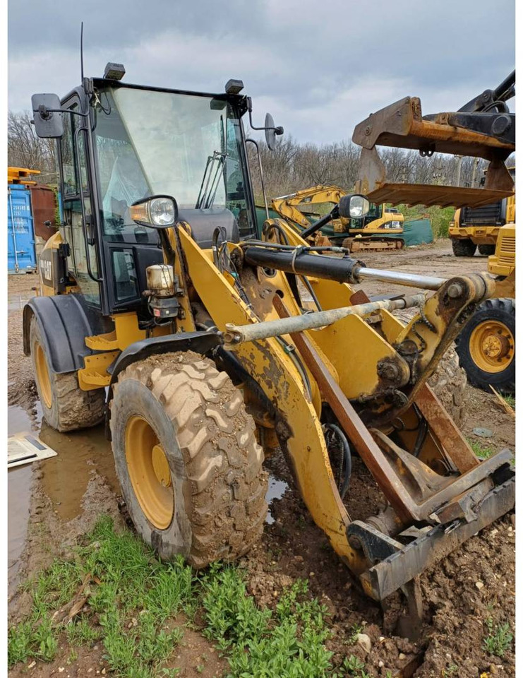 CAT 908M - Колесен товарач: снимка 2 CAT 908M - Колесен товарач: снимка 2