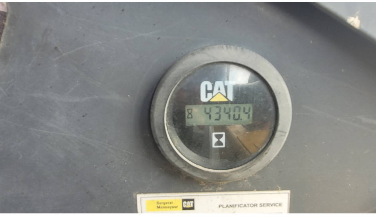 CAT AP-655D - Асфалтополагач: снимка 5 CAT AP-655D - Асфалтополагач: снимка 5