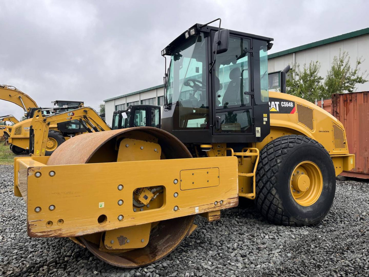 CAT CS64B - Компактор: снимка 1 CAT CS64B - Компактор: снимка 1