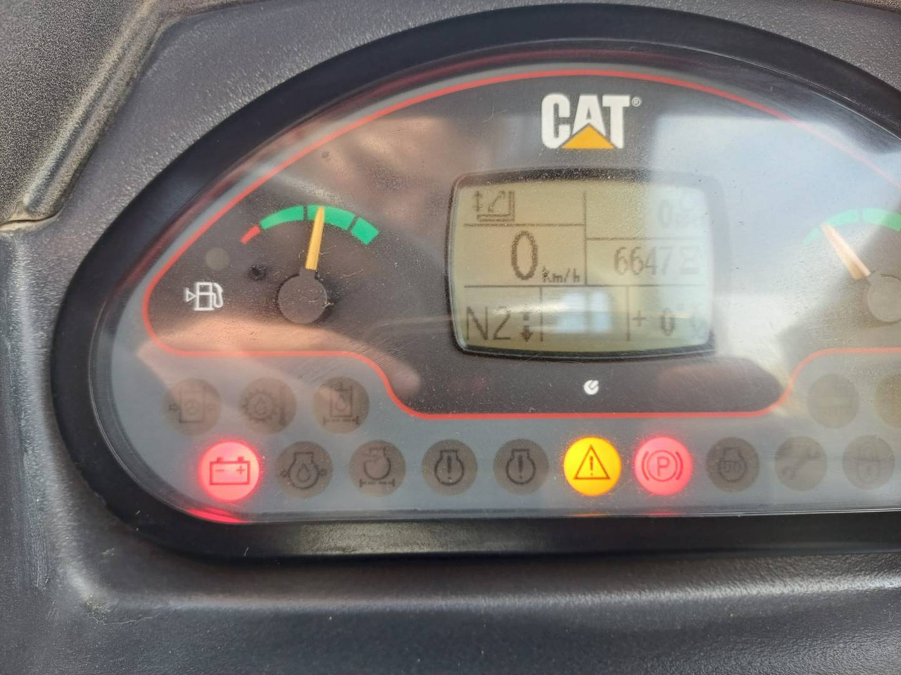 CAT TH407C - Телескопичен товарач: снимка 5 CAT TH407C - Телескопичен товарач: снимка 5
