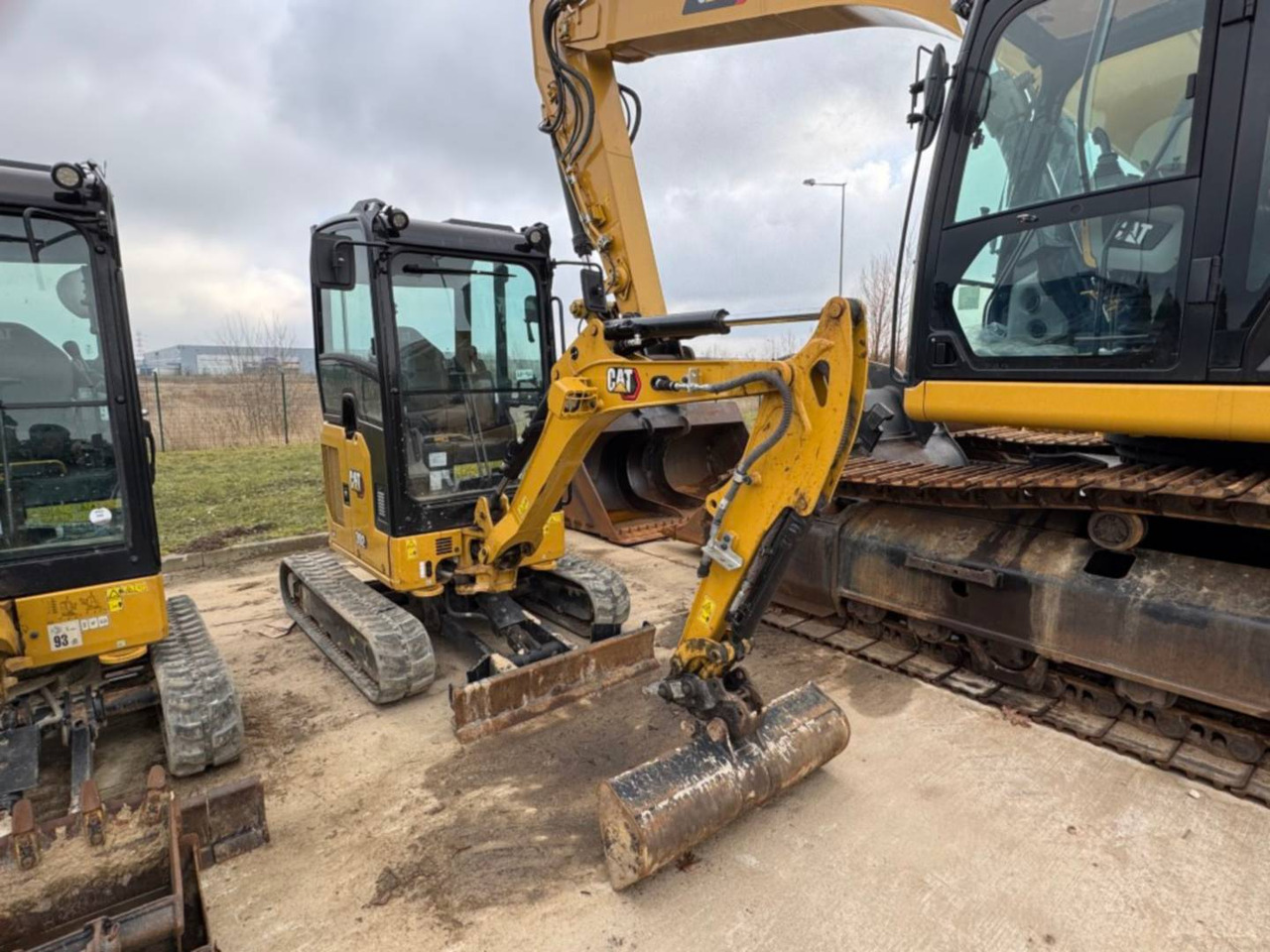 CAT 302CR - Верижен багер: снимка 2 CAT 302CR - Верижен багер: снимка 2