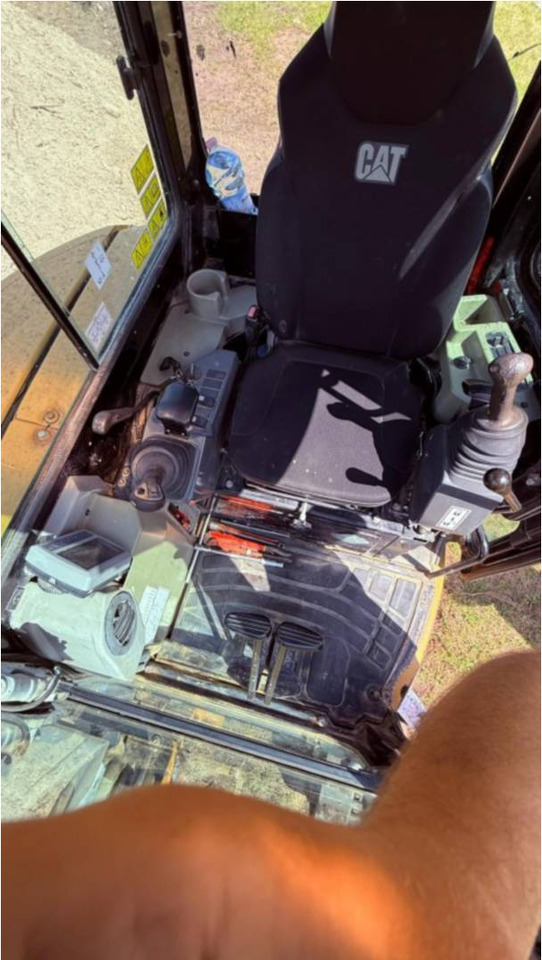 CAT 303.5ECR - Верижен багер: снимка 4 CAT 303.5ECR - Верижен багер: снимка 4