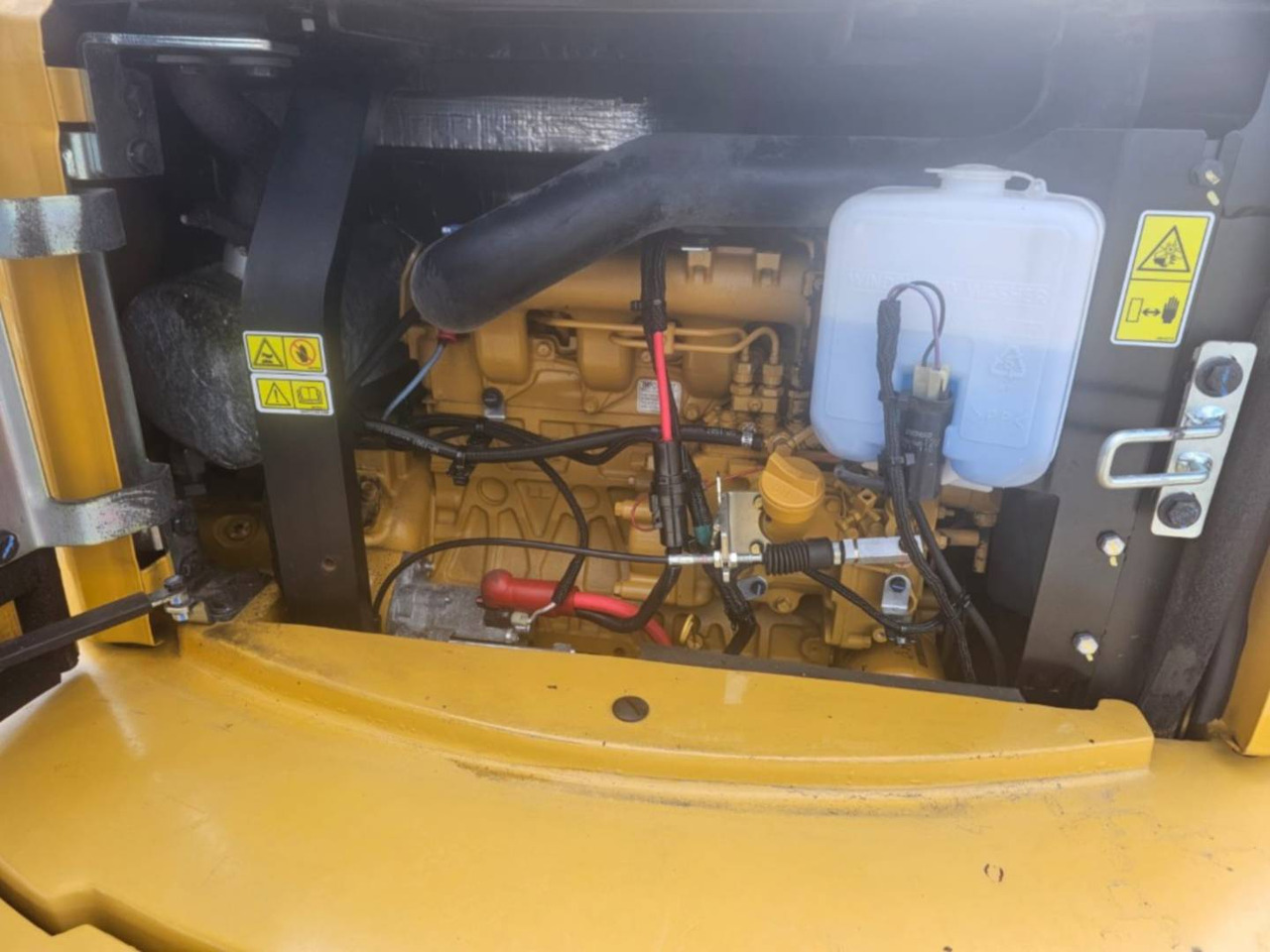 Верижен багер CAT 305.5E2CR: снимка 9