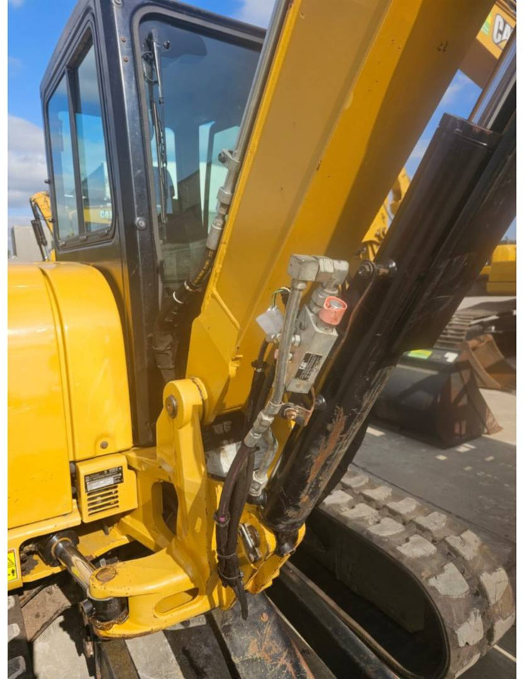 Верижен багер CAT 305.5E2CR: снимка 14