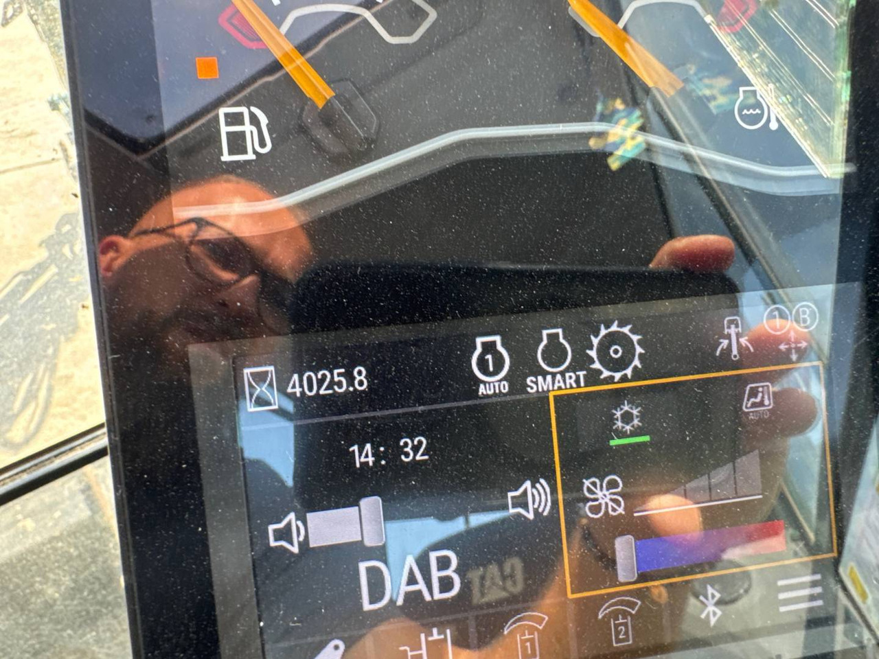 CAT 308CR - Верижен багер: снимка 5 CAT 308CR - Верижен багер: снимка 5